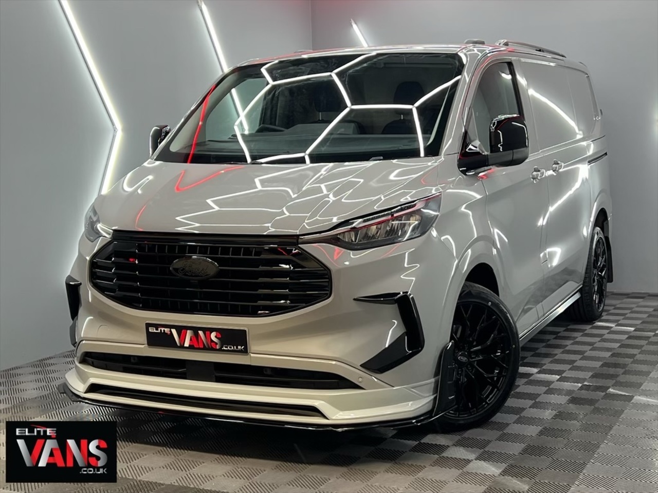 Ford Transit Custom Van L1 300 Limited Elite Edition SWB 136 - U10955