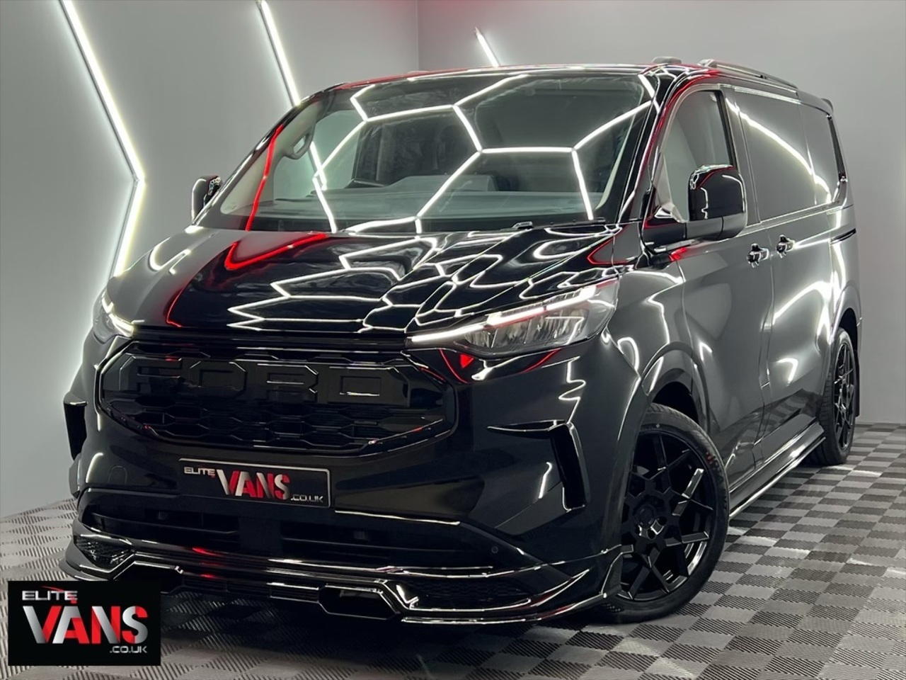 Ford Transit Custom Van L1 280 Limited Elite Edition SWB 136 - U10956