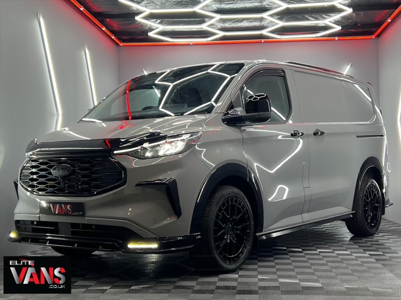 Ford Transit Custom Van L1 300 Limited Elite Edition SWB 136 - U10987
