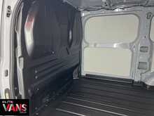 Ford Transit Custom Van L1 320 Trail Elite Edition SWB 136 