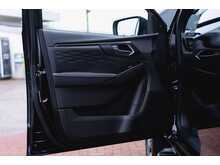 Isuzu D-Max V-Cross Double Cab Automatic