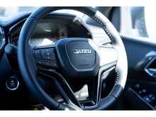 Isuzu D-Max V-Cross Steel Double Cab Automatic