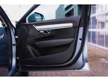 Volvo S90 D4 Momentum Saloon Automatic