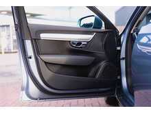 Volvo S90 D4 Momentum Saloon Automatic