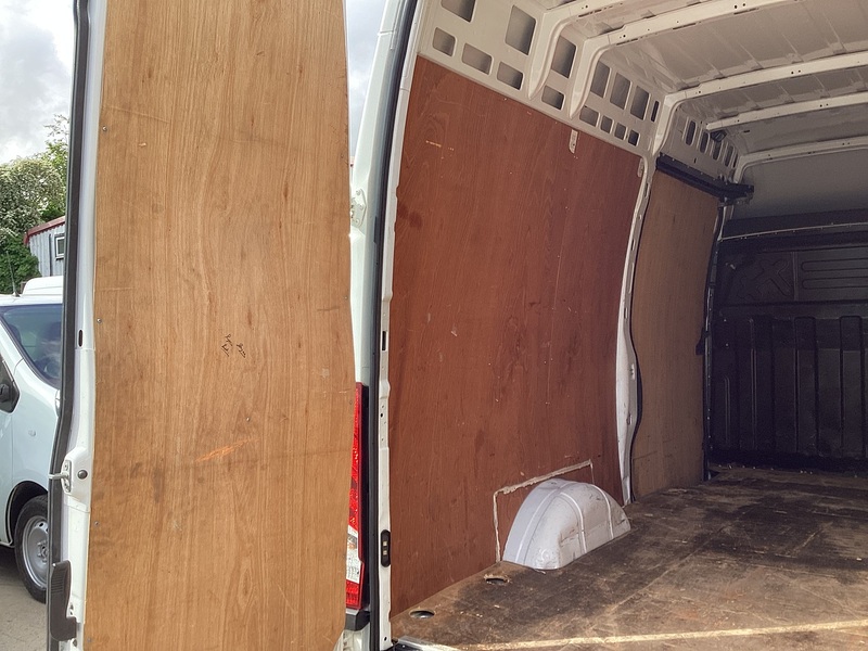 Iveco D HPI 14V 35S 3520 MWB XH/R A/C Euro 6