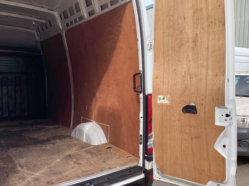 Iveco D HPI 14V 35S 3520 MWB XH/R A/C Euro 6