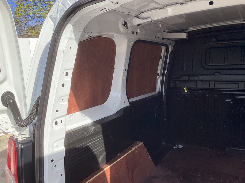 Peugeot BlueHDi 1000 Professional SWB A/C Euro 6