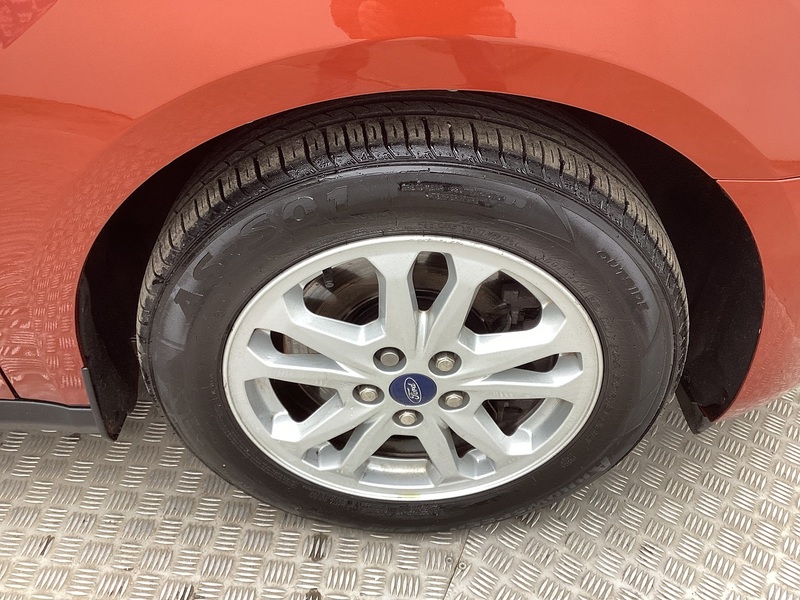 Ford 240 EcoBlue Limited LWB L/R A/C Euro 6