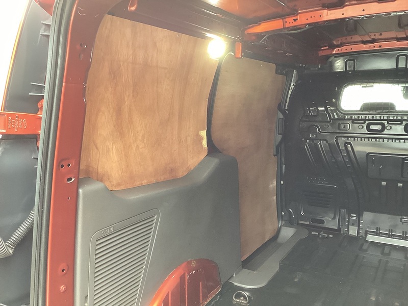 Ford 240 EcoBlue Limited LWB L/R A/C Euro 6