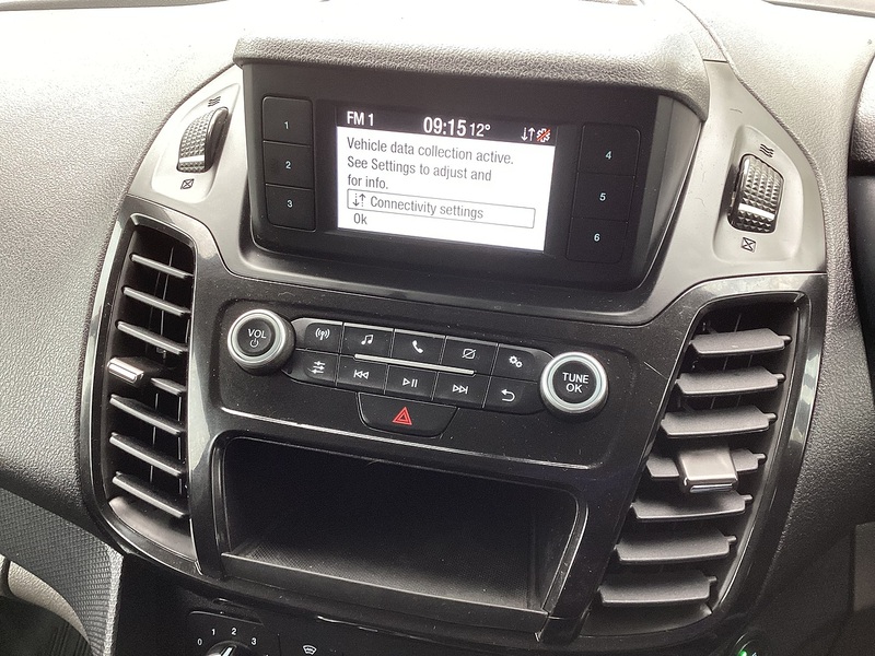 Ford 240 EcoBlue Limited LWB L/R A/C Euro 6