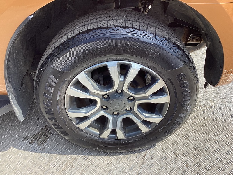 Ford EcoBlue Wildtrak Crewcab FSH A/C Euro 6