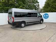 Peugeot Boxer 17 Seat MinibusLite BlueHDi 435 Professional Premium + 17 Seat Lite 
