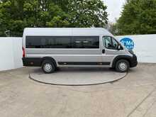 Peugeot Boxer 17 Seat MinibusLite BlueHDi 435 Professional Premium + 17 Seat Lite 