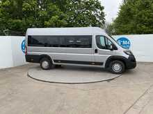 Peugeot Boxer 17 Seat MinibusLite BlueHDi 435 Professional Premium + 17 Seat Lite 