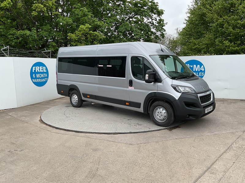 Peugeot BlueHDi 435 Professional Premium + 17 Seat Lite Minibus