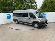 Peugeot Boxer 17 Seat MinibusLite BlueHDi 435 Professional Premium + 17 Seat Lite 