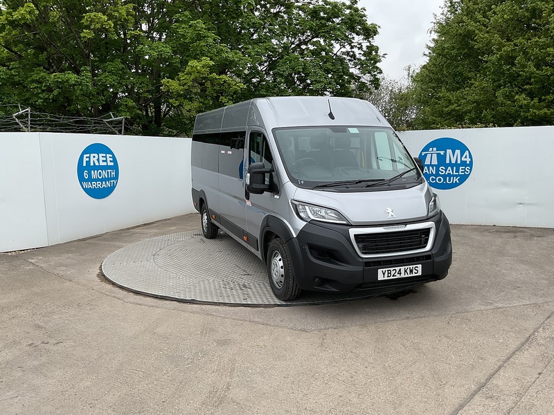 Peugeot BlueHDi 435 Professional Premium + 17 Seat Lite Minibus