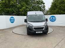 Peugeot Boxer 17 Seat MinibusLite BlueHDi 435 Professional Premium + 17 Seat Lite 