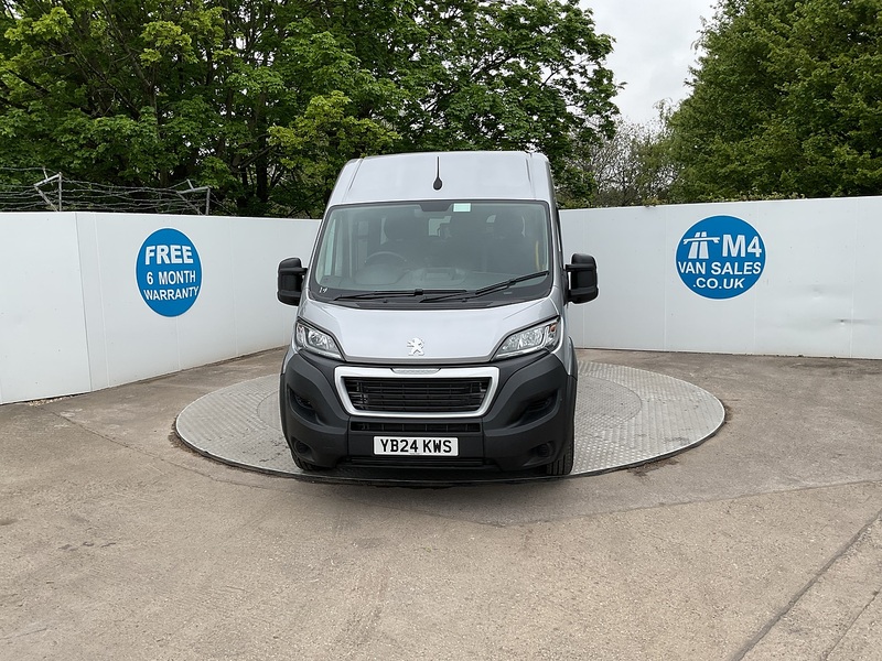 Peugeot BlueHDi 435 Professional Premium + 17 Seat Lite Minibus