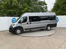 Peugeot Boxer 17 Seat MinibusLite BlueHDi 435 Professional Premium + 17 Seat Lite 