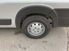 Peugeot Boxer 17 Seat MinibusLite BlueHDi 435 Professional Premium + 17 Seat Lite 