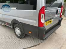 Peugeot Boxer 17 Seat MinibusLite BlueHDi 435 Professional Premium + 17 Seat Lite 
