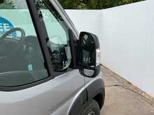 Peugeot Boxer 17 Seat MinibusLite BlueHDi 435 Professional Premium + 17 Seat Lite 