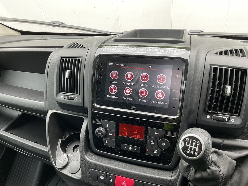 Peugeot BlueHDi 435 Professional Premium + 17 Seat Lite Minibus