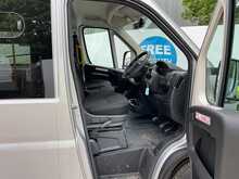 Peugeot Boxer 17 Seat MinibusLite BlueHDi 435 Professional Premium + 17 Seat Lite 