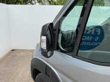 Peugeot Boxer 17 Seat MinibusLite BlueHDi 435 Professional Premium + 17 Seat Lite 