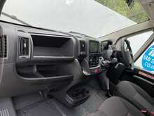 Peugeot Boxer 17 Seat MinibusLite BlueHDi 435 Professional Premium + 17 Seat Lite 