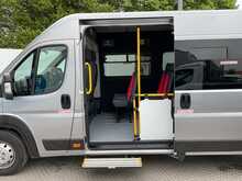 Peugeot Boxer 17 Seat MinibusLite BlueHDi 435 Professional Premium + 17 Seat Lite 