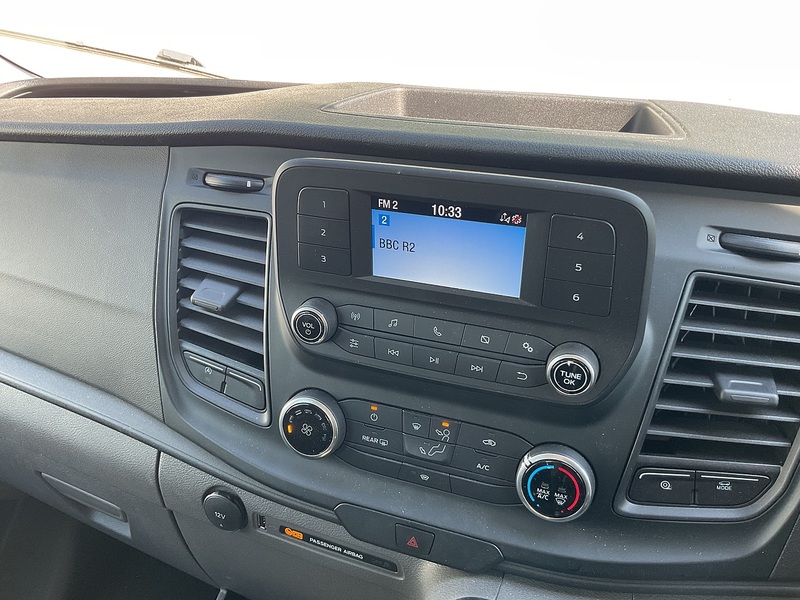 Ford 2.0 460 EcoBlue Leader Minibus  Diesel Auto RWD L4 H3 Euro 6 (s/s) (17 Seat, DRW) (165 ps)