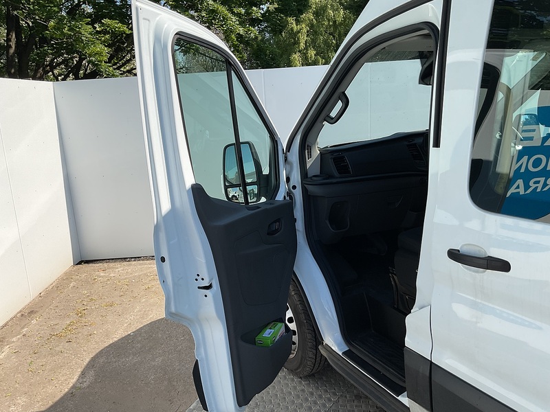 Ford 2.0 460 EcoBlue Leader Minibus  Diesel Auto RWD L4 H3 Euro 6 (s/s) (17 Seat, DRW) (165 ps)