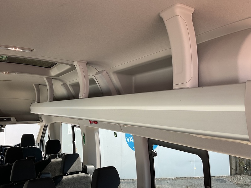 Ford 2.0 460 EcoBlue Leader Minibus  Diesel Auto RWD L4 H3 Euro 6 (s/s) (17 Seat, DRW) (165 ps)