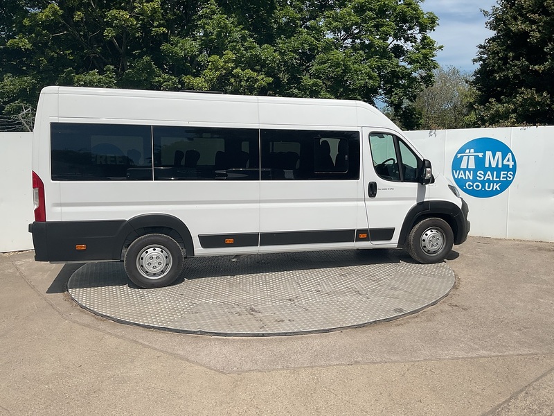 Vauxhall CDTi 3500 BiTurbo Prime 17 Seat Lite Minibus 