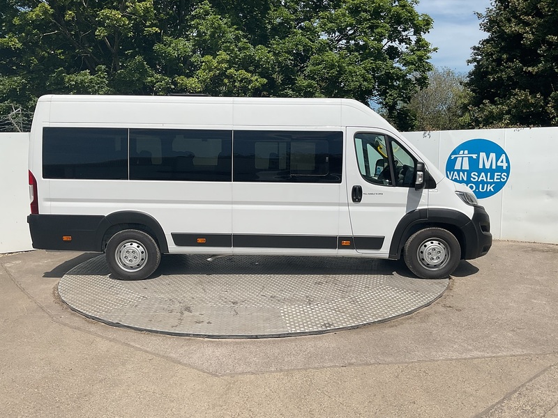 Vauxhall CDTi 3500 BiTurbo Prime 17 Seat Lite Minibus 