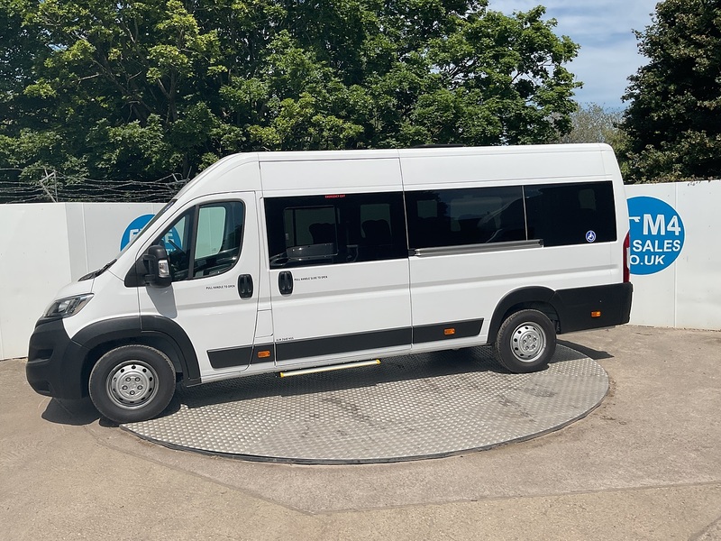 Vauxhall CDTi 3500 BiTurbo Prime 17 Seat Lite Minibus 