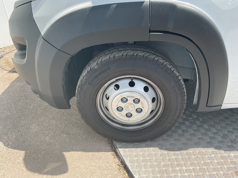 Vauxhall CDTi 3500 BiTurbo Prime 17 Seat Lite Minibus 