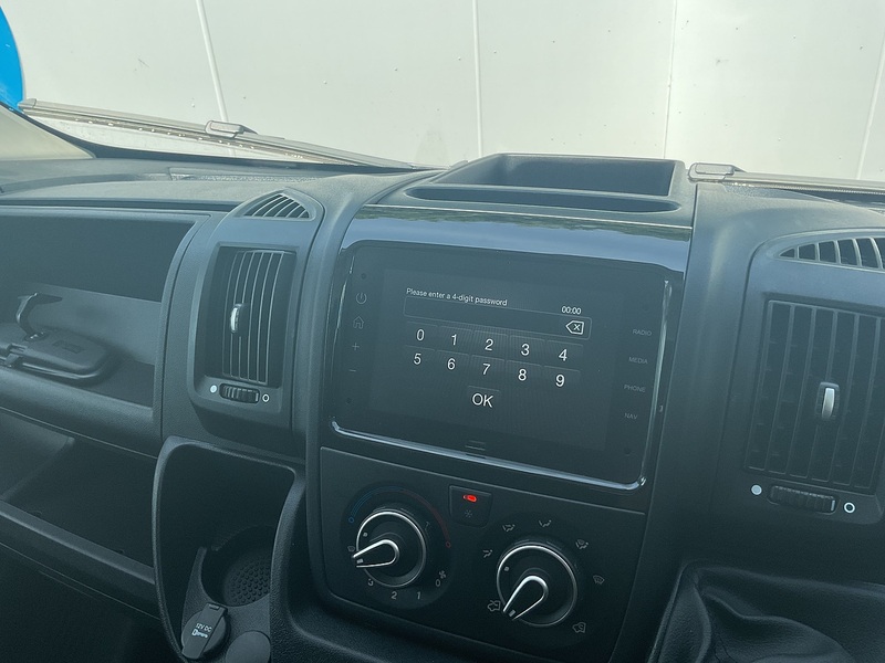 Vauxhall CDTi 3500 BiTurbo Prime 17 Seat Lite Minibus 