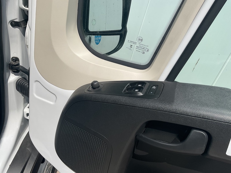 Vauxhall CDTi 3500 BiTurbo Prime 17 Seat Lite Minibus 