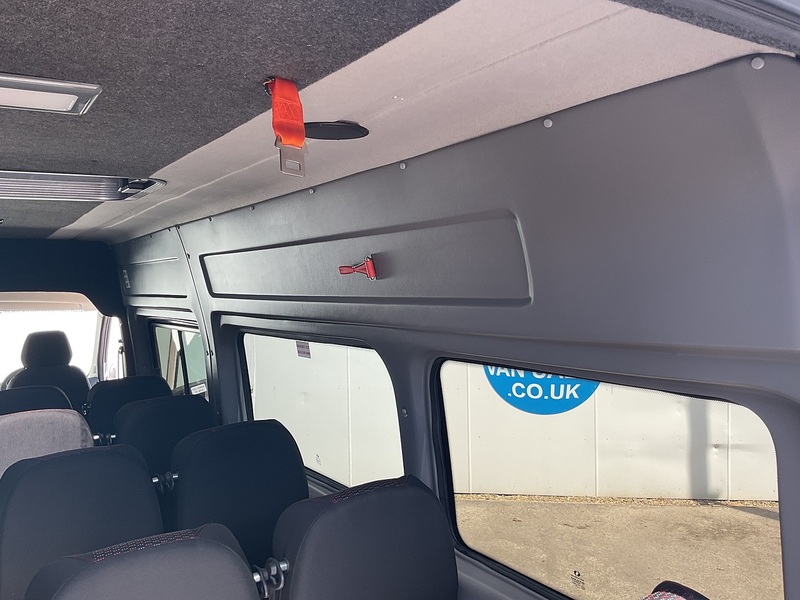 Vauxhall CDTi 3500 BiTurbo Prime 17 Seat Lite Minibus 