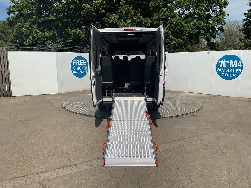 Vauxhall CDTi 3500 BiTurbo Prime 17 Seat Lite Minibus 