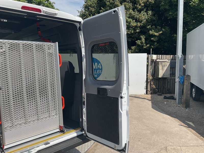 Vauxhall CDTi 3500 BiTurbo Prime 17 Seat Lite Minibus 