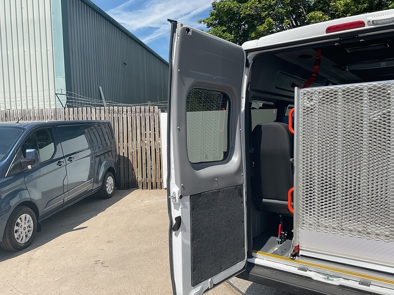 Vauxhall CDTi 3500 BiTurbo Prime 17 Seat Lite Minibus 