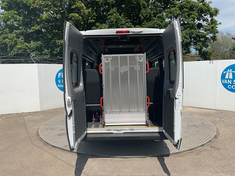 Vauxhall CDTi 3500 BiTurbo Prime 17 Seat Lite Minibus 