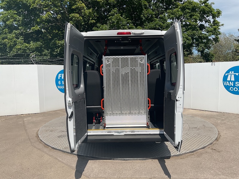 Vauxhall CDTi 3500 BiTurbo Prime 17 Seat Lite Minibus 