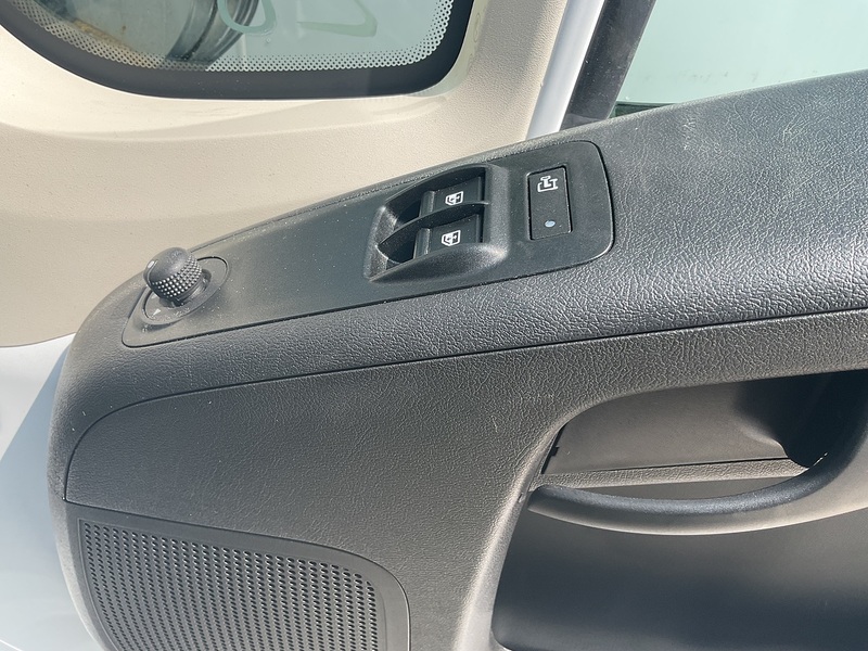 Vauxhall CDTi 15 Seat 3.5T Minibus Euro 6