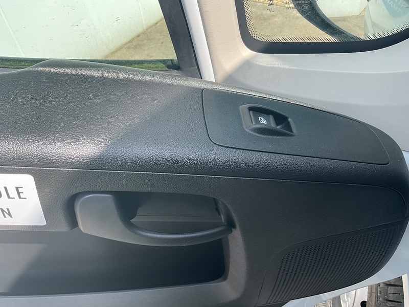 Vauxhall CDTi 15 Seat 3.5T Minibus Euro 6