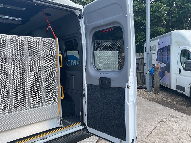 Vauxhall CDTi 15 Seat 3.5T Minibus Euro 6